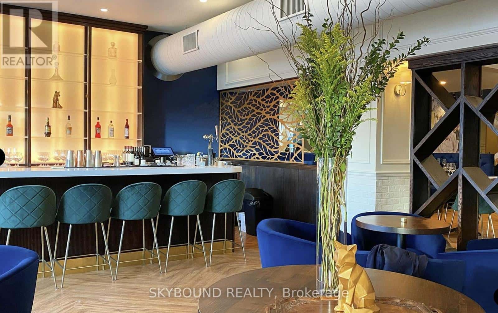 Hamilton (Strathcona), Ontario — Hamilton (Strathcona), Ontario - Photo 2 of 19