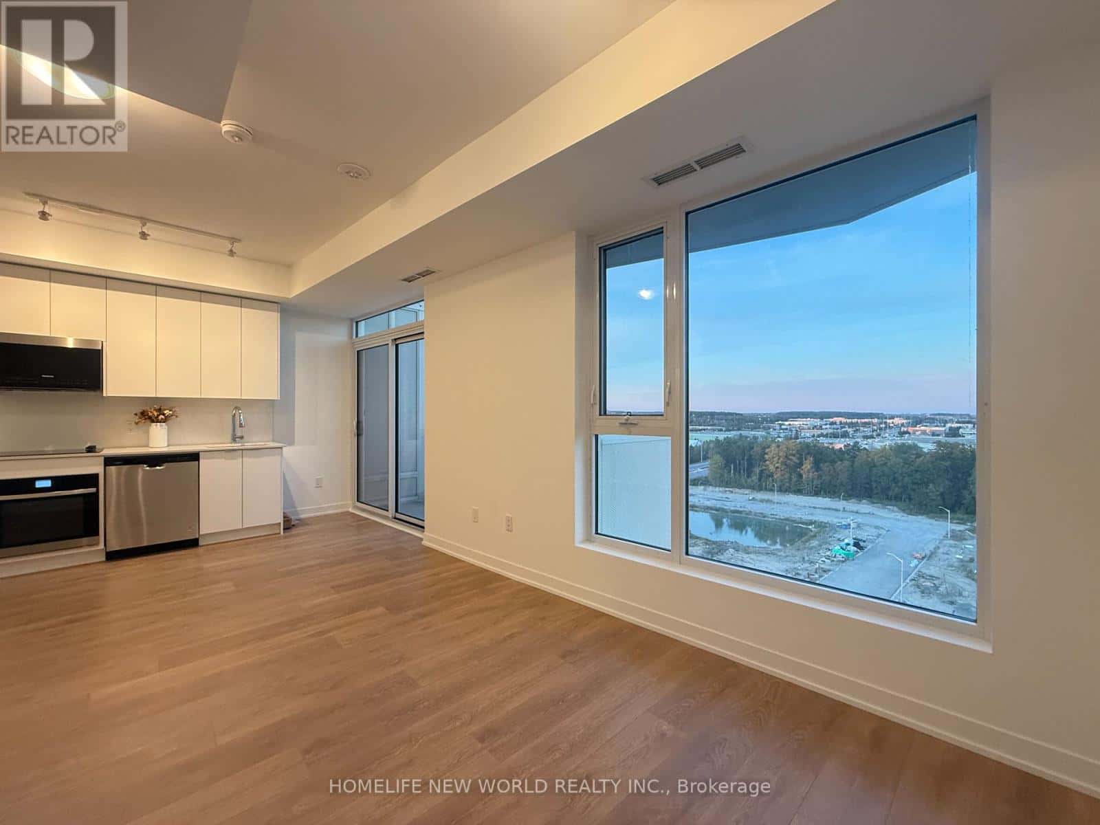 1129 - 498 CALDARI ROAD — Vaughan (Concord), Ontario - Photo 4 of 17