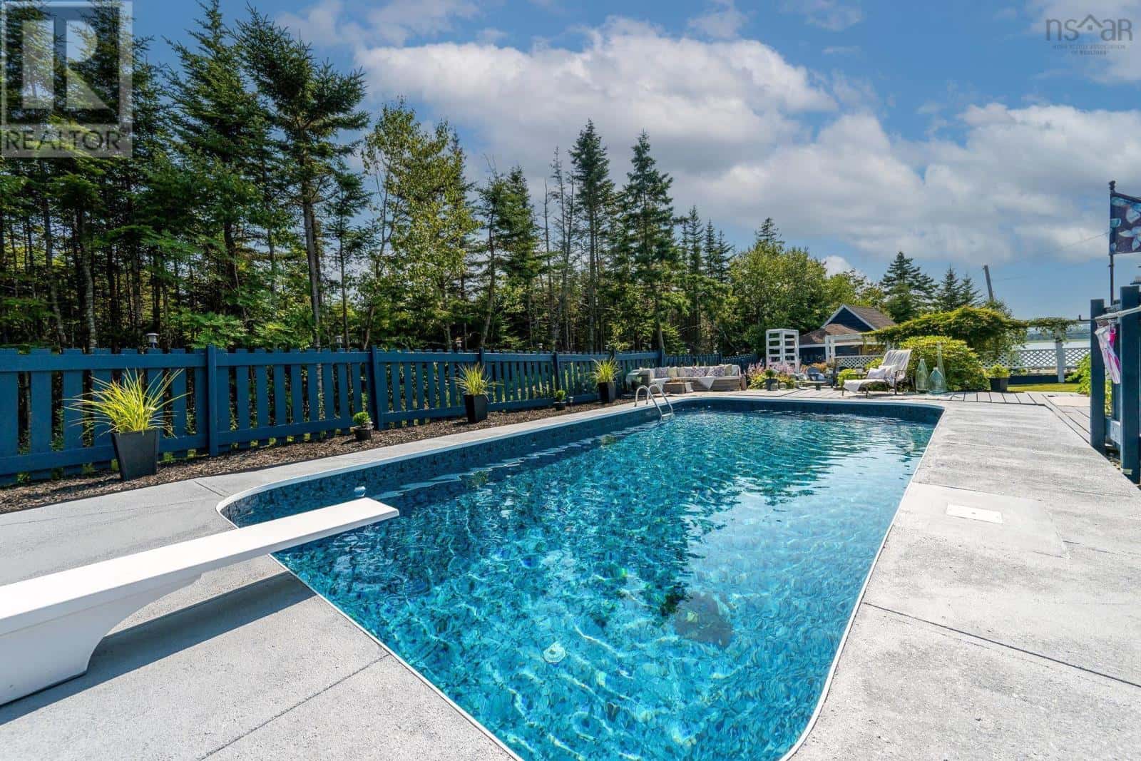 1555 East Chezzetcook Road — East Chezzetcook, Nova Scotia - Photo 2 of 44