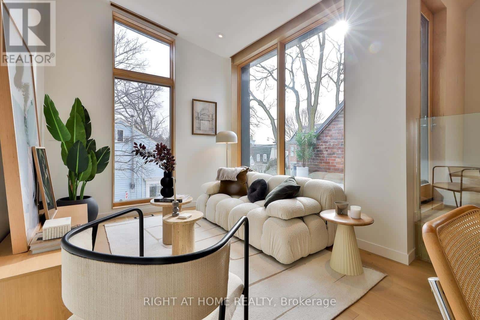 PH 2 - 225 BRUNSWICK AVENUE — Toronto (University), Ontario - Photo 3 of 25