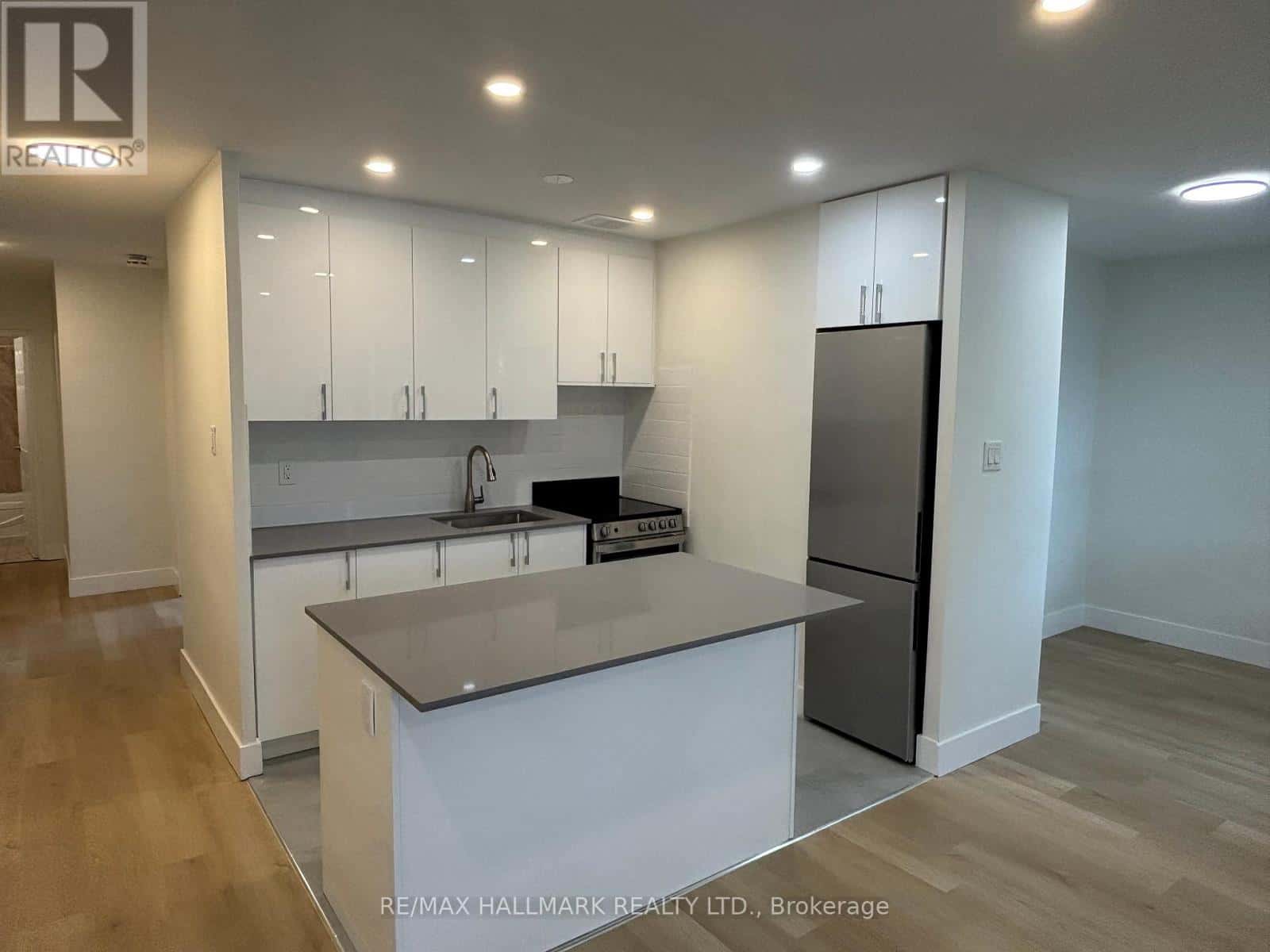 202 - 3151 JAGUAR VALLEY DRIVE — Mississauga (Cooksville), Ontario - Photo 2 of 30