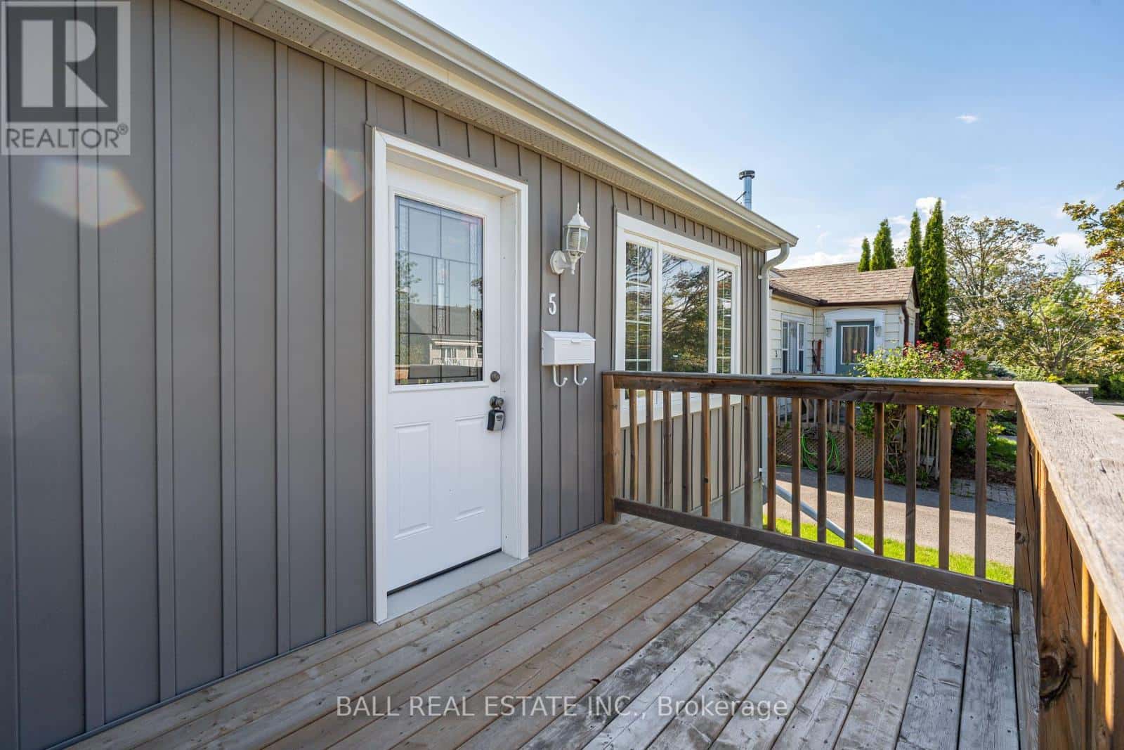 5 WALLACE STREET — Peterborough (Ashburnham Ward 4), Ontario - Photo 3 of 27