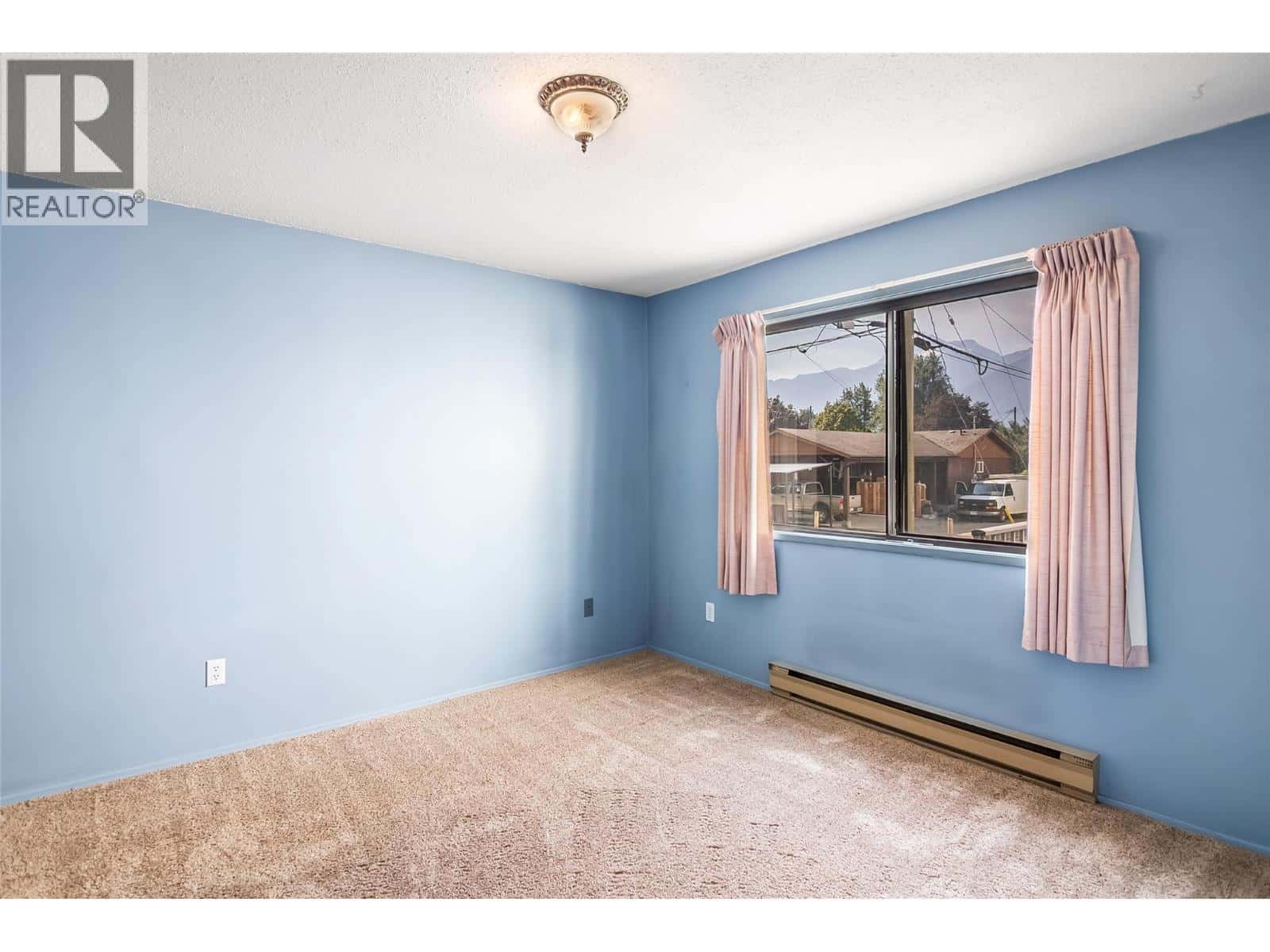 800 Mackenzie Avenue Unit# 101 — Revelstoke, British Columbia - Photo 4 of 34