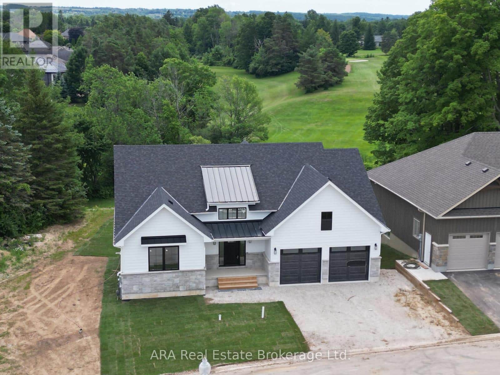 33 - 2 HILTON LANE - Photo 2 of 17, Meaford, Ontario