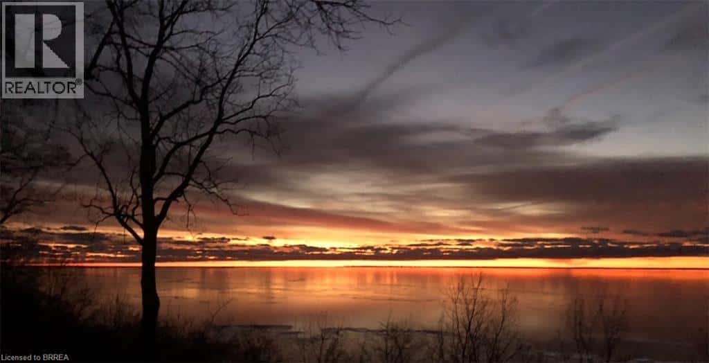 13 BLACK WALNUT Drive Unit# 32 — Port Rowan, Ontario - Photo 2 of 4