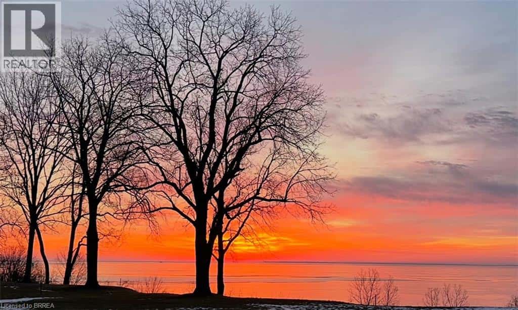 13 BLACK WALNUT Drive Unit# 32 — Port Rowan, Ontario - Photo 3 of 4