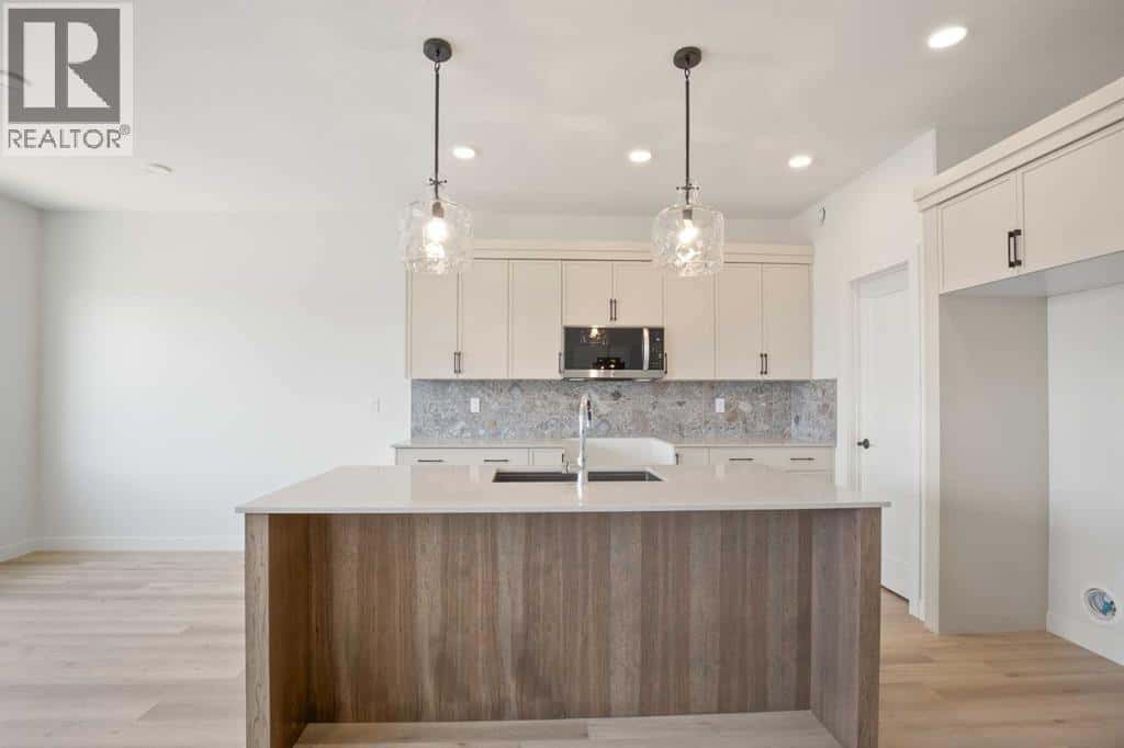 Three Hills, Alberta — Three Hills, Alberta - Photo 3 of 36