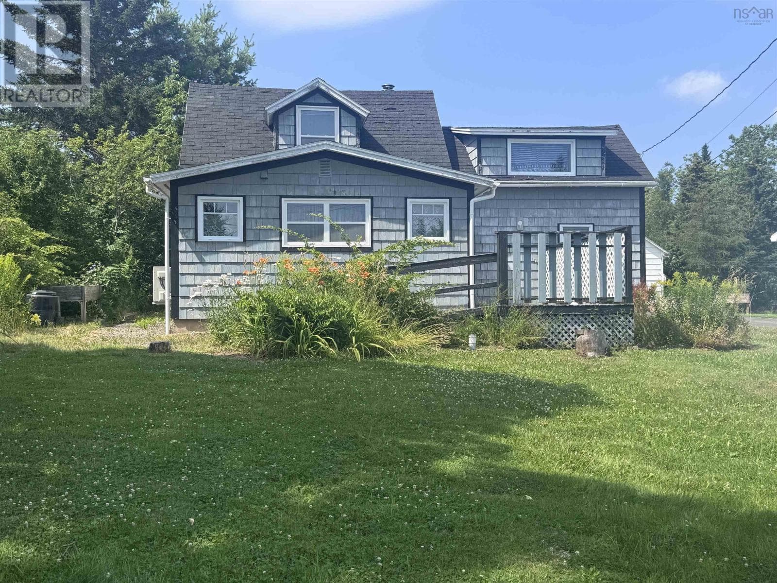 10 High Street — Baddeck, Nova Scotia - Main photo