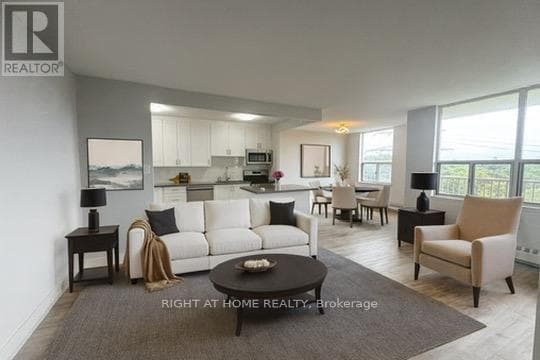 Toronto (Crescent Town), Ontario — Toronto (Crescent Town), Ontario - Main photo