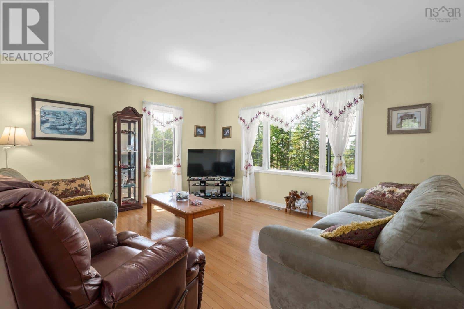 501 Ostrea Lake Road — Ostrea Lake, Nova Scotia - Photo 5 of 29