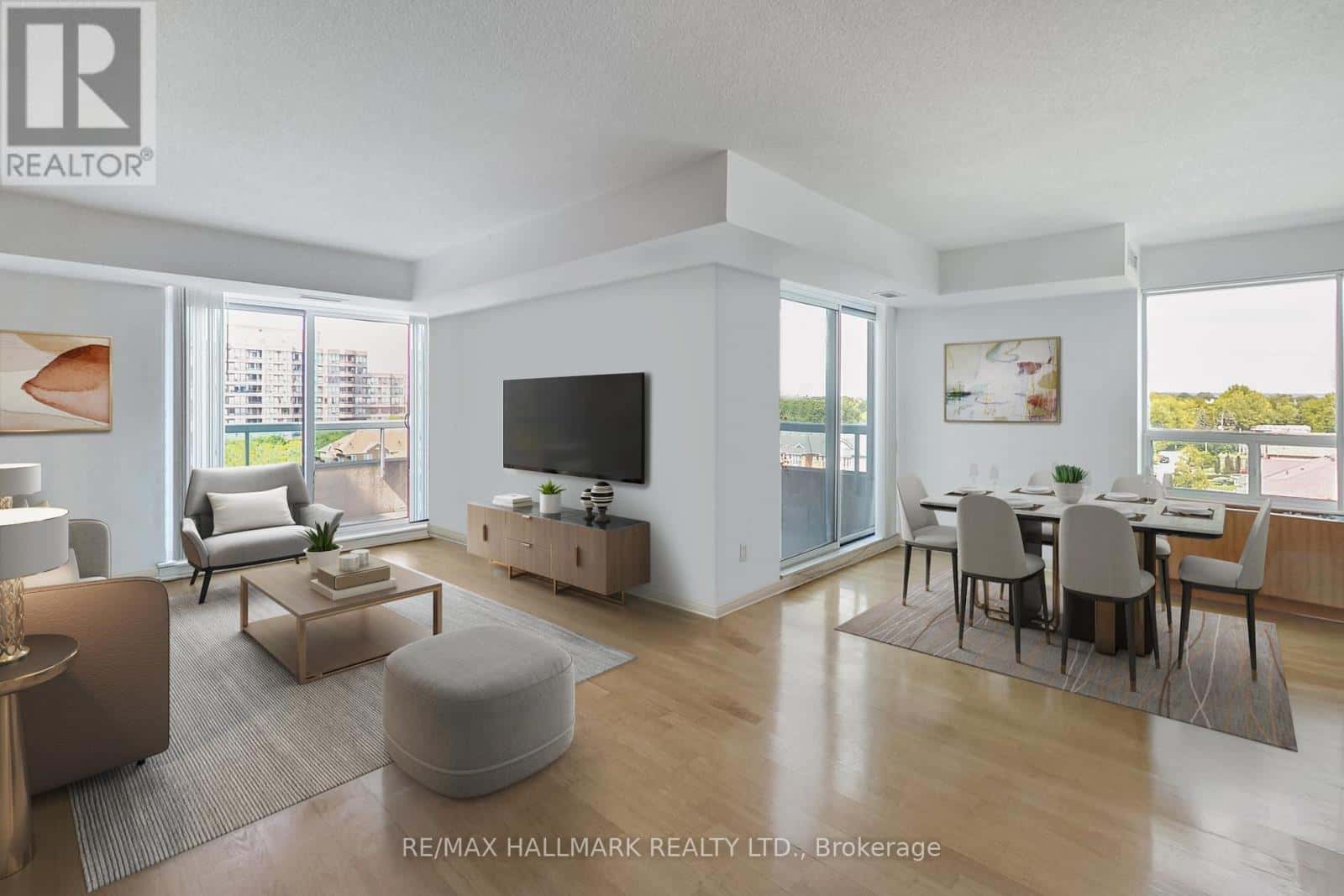 Home in Vaughan (Crestwood-Springfarm-Yorkhill)