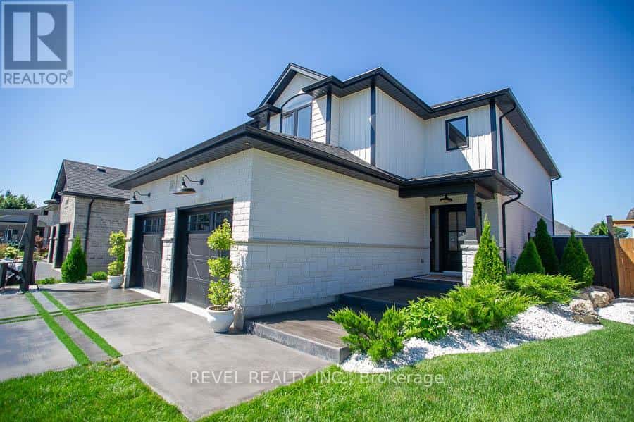 26 GIBBONS STREET — Norfolk (Waterford), Ontario - Photo 2 of 42