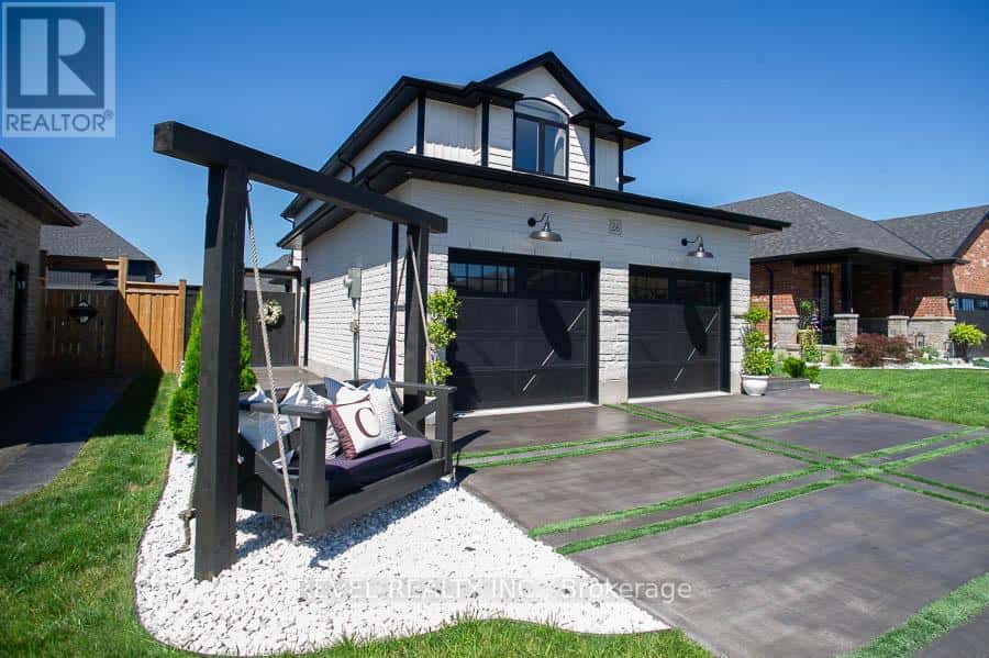 26 GIBBONS STREET — Norfolk (Waterford), Ontario - Photo 3 of 42