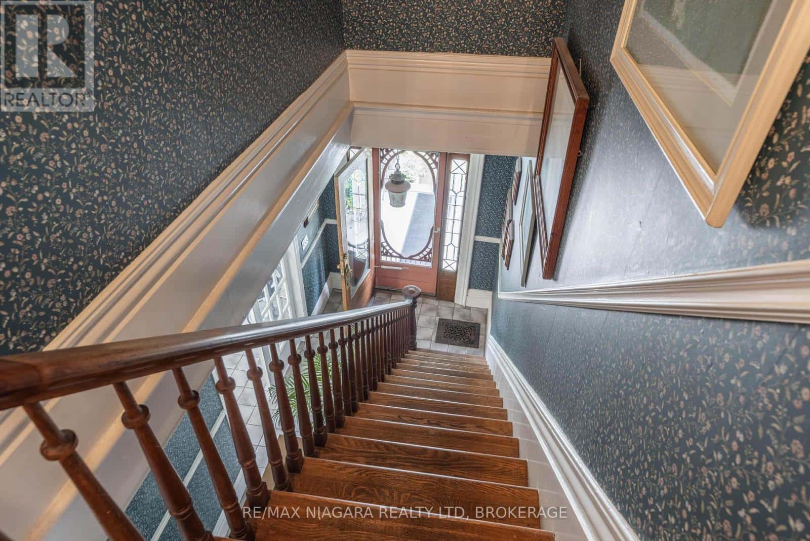 147 GENEVA STREET — St. Catharines (Downtown), Ontario - Photo 5 of 44