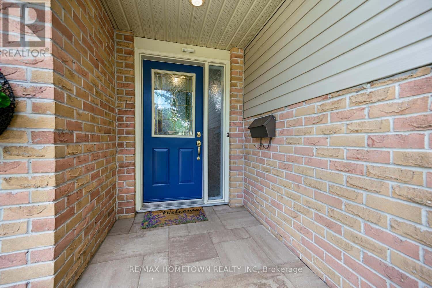 80 CAMBRIDGE CRESCENT — Brockville, Ontario - Photo 3 of 49