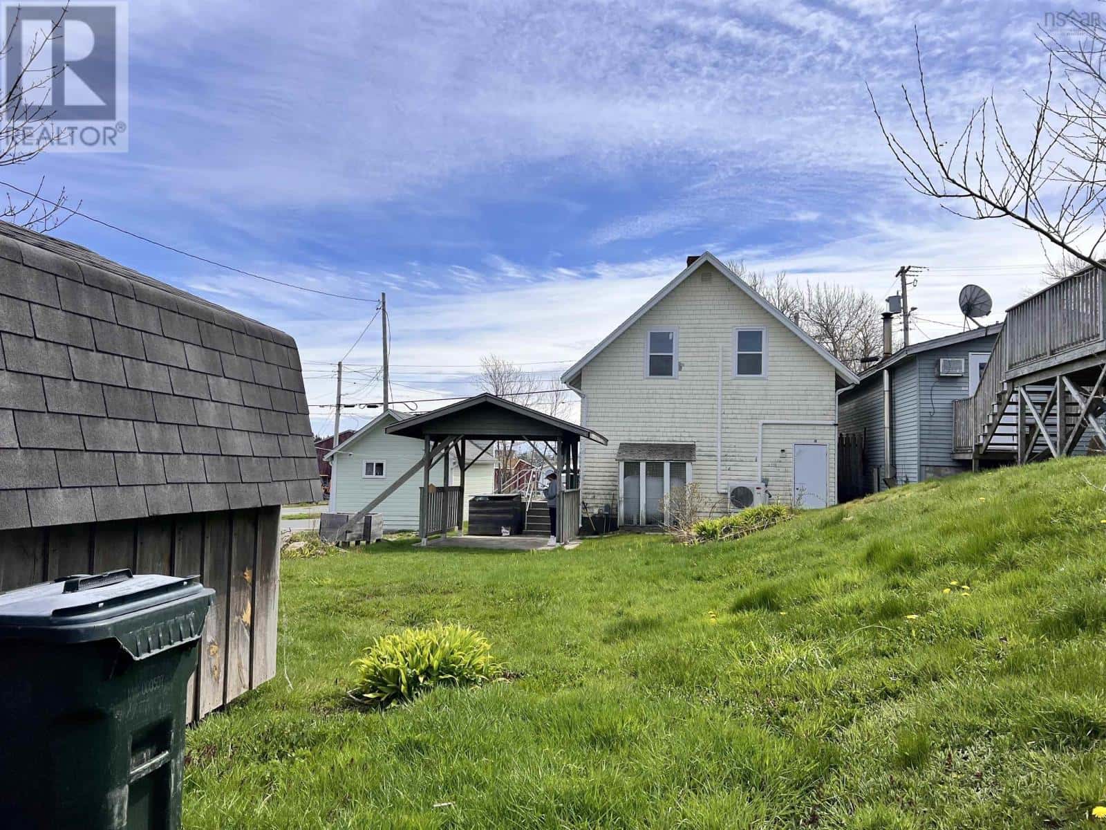 6 Beech Street — Lockeport, Nova Scotia - Photo 3 of 34