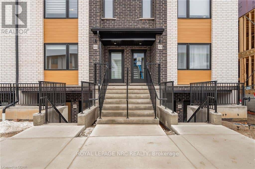 47 LILY LANE — Guelph (Clairfields/Hanlon Business Park), Ontario - Photo 2 of 33