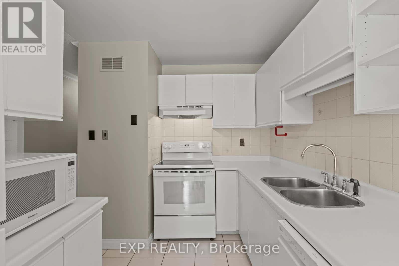 82 - 2205 SOUTH MILLWAY — Mississauga (Erin Mills), Ontario - Photo 4 of 44