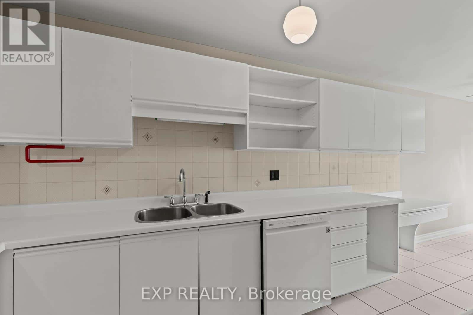 82 - 2205 SOUTH MILLWAY — Mississauga (Erin Mills), Ontario - Photo 5 of 44