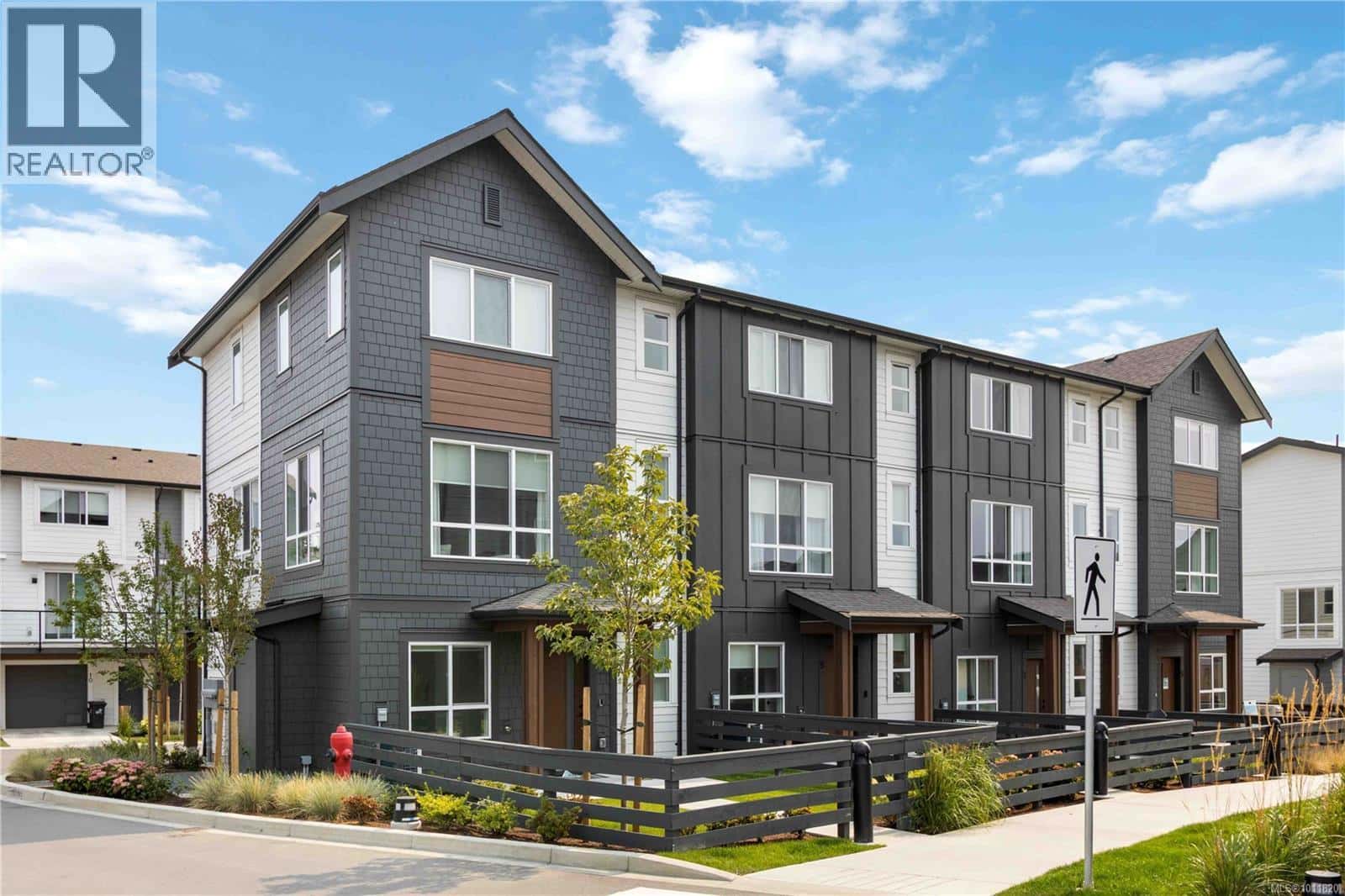 79 368 Tradewinds Ave — Colwood, British Columbia - Photo 3 of 34