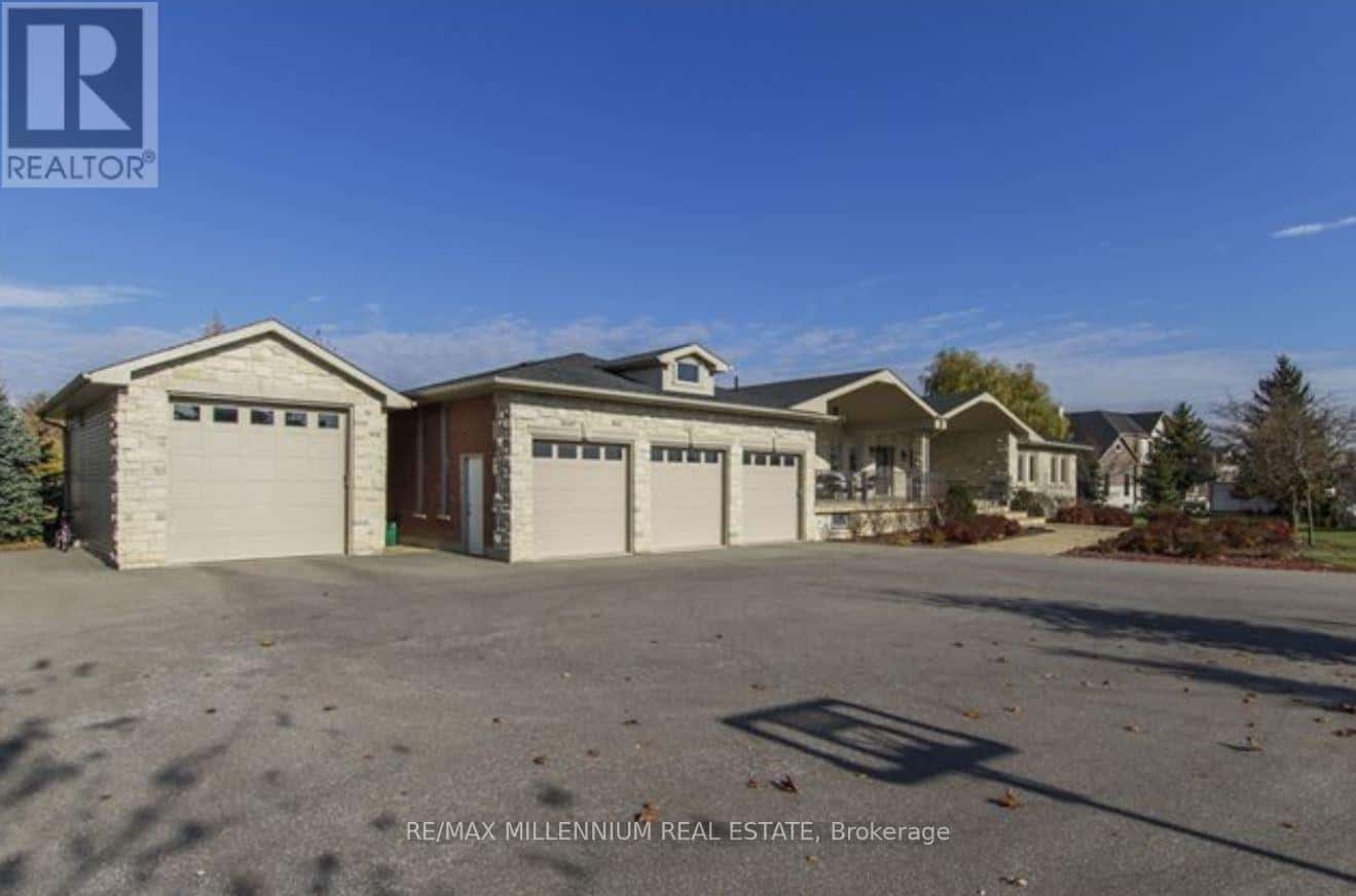 32 MICHELANGELO BOULEVARD — Brampton (Toronto Gore Rural Estate), Ontario - Photo 2 of 6