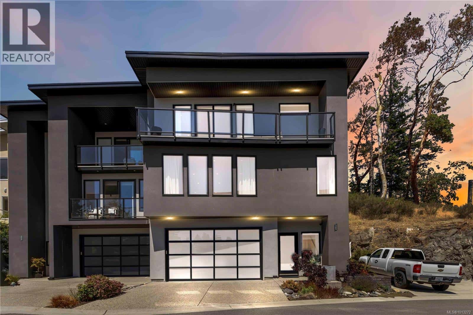 109 539 Delora Dr — Colwood, British Columbia - Photo 2 of 36