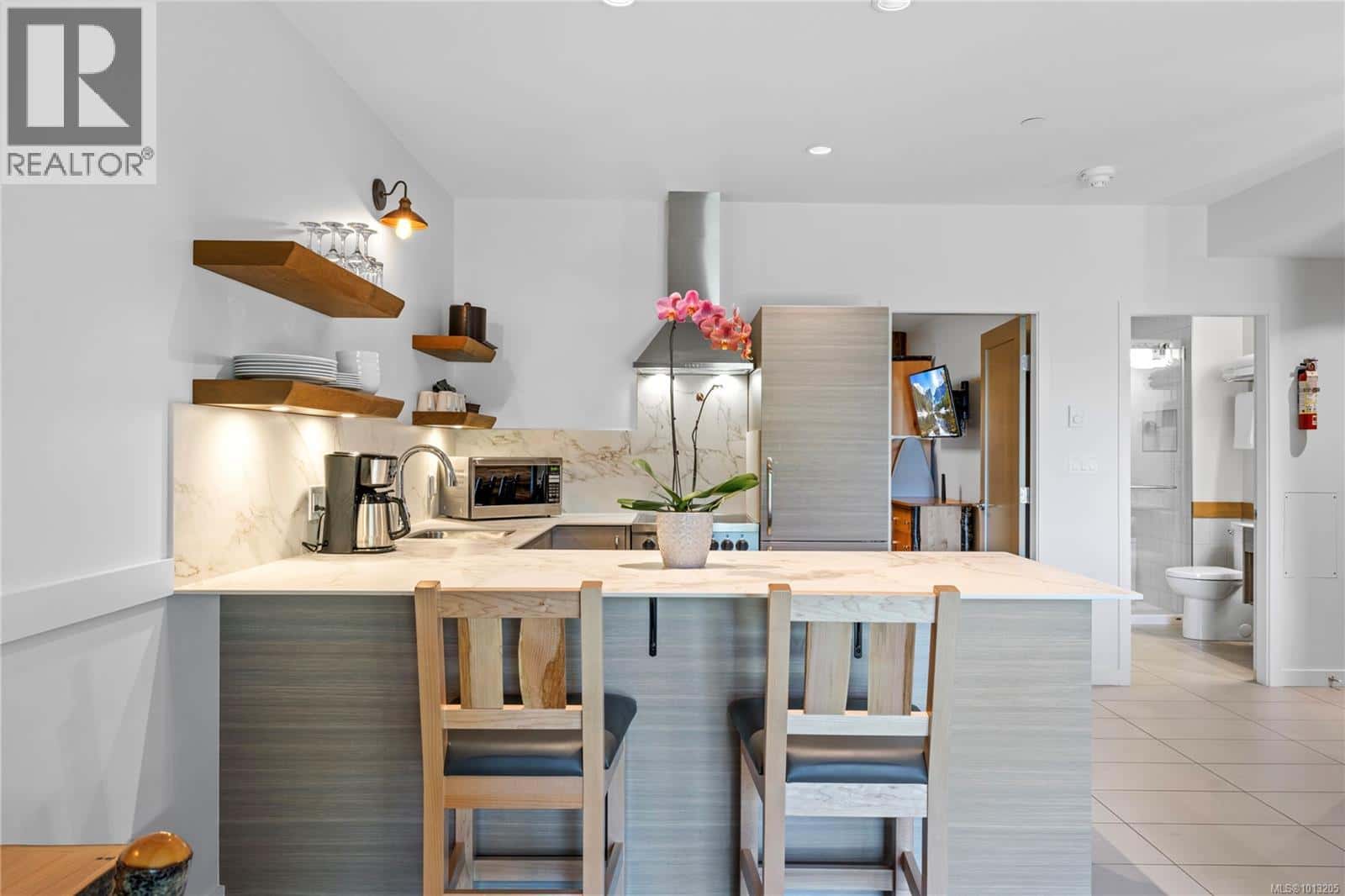 130 1155 Resort Dr — Parksville, British Columbia - Photo 4 of 40