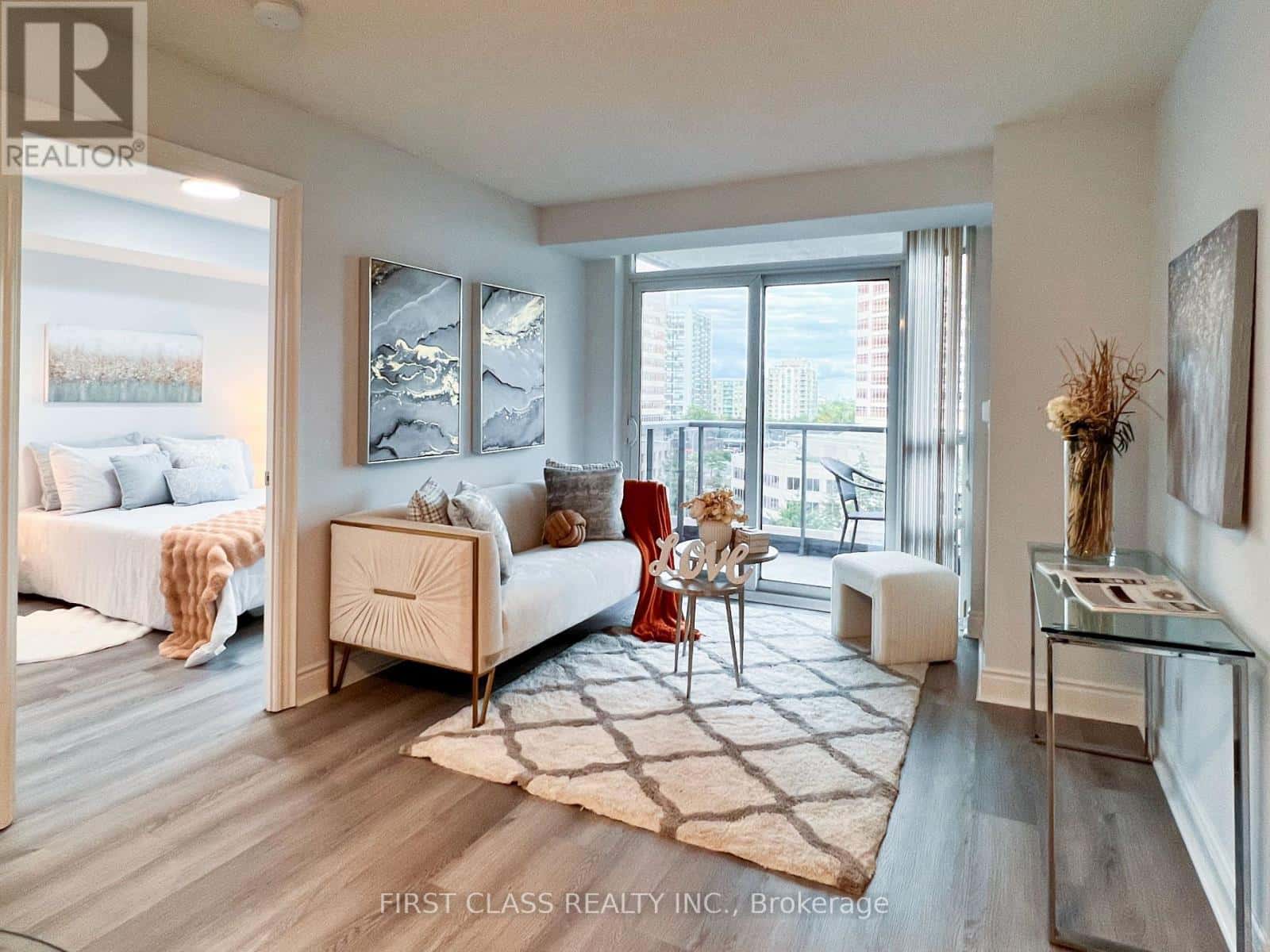 15 Greenview Avenue 814