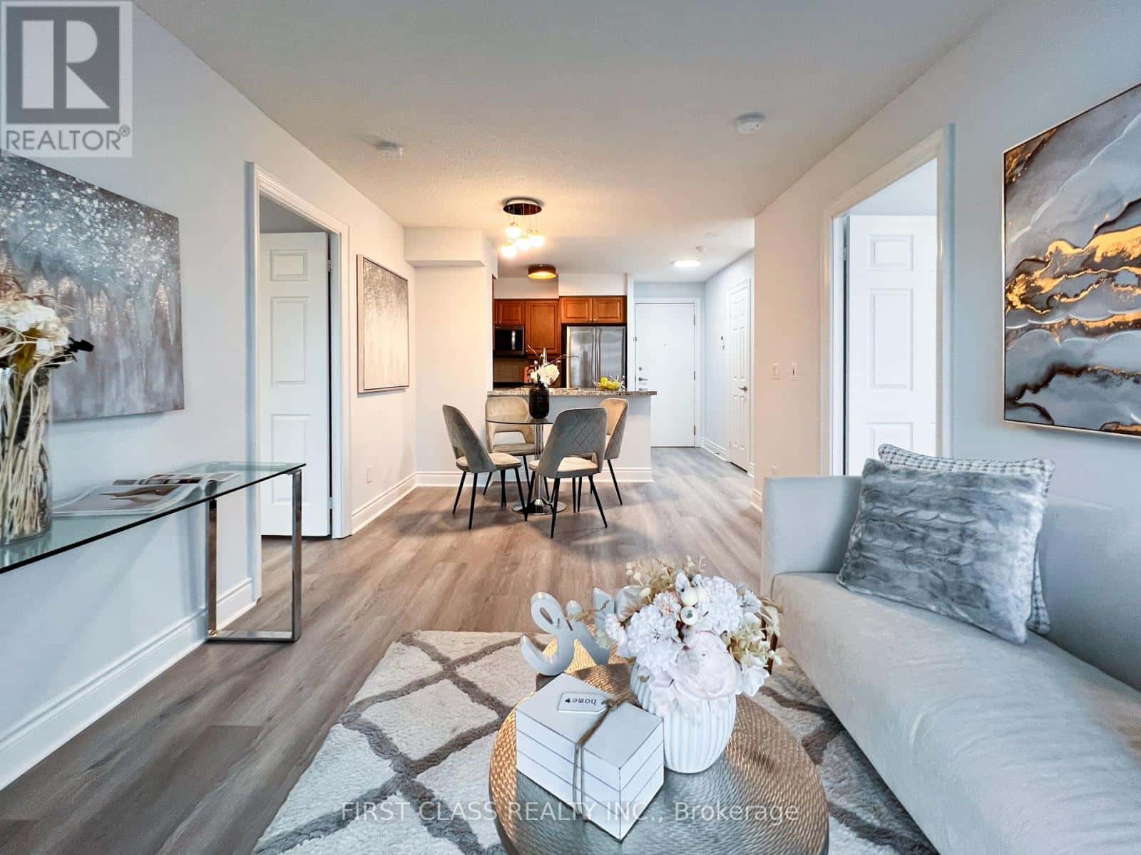 814 - 15 GREENVIEW AVENUE — Toronto (Newtonbrook West), Ontario - Photo 4 of 29