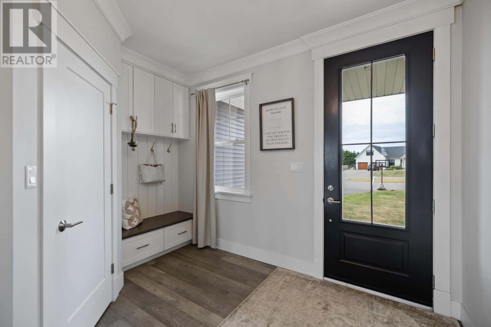 14 Craigavon Court — Stratford, Prince Edward Island - Photo 4 of 50