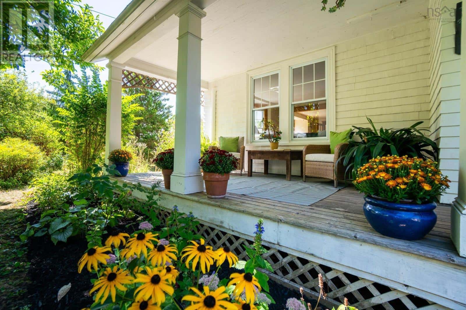 32 Kent Avenue — Wolfville, Nova Scotia - Photo 3 of 50