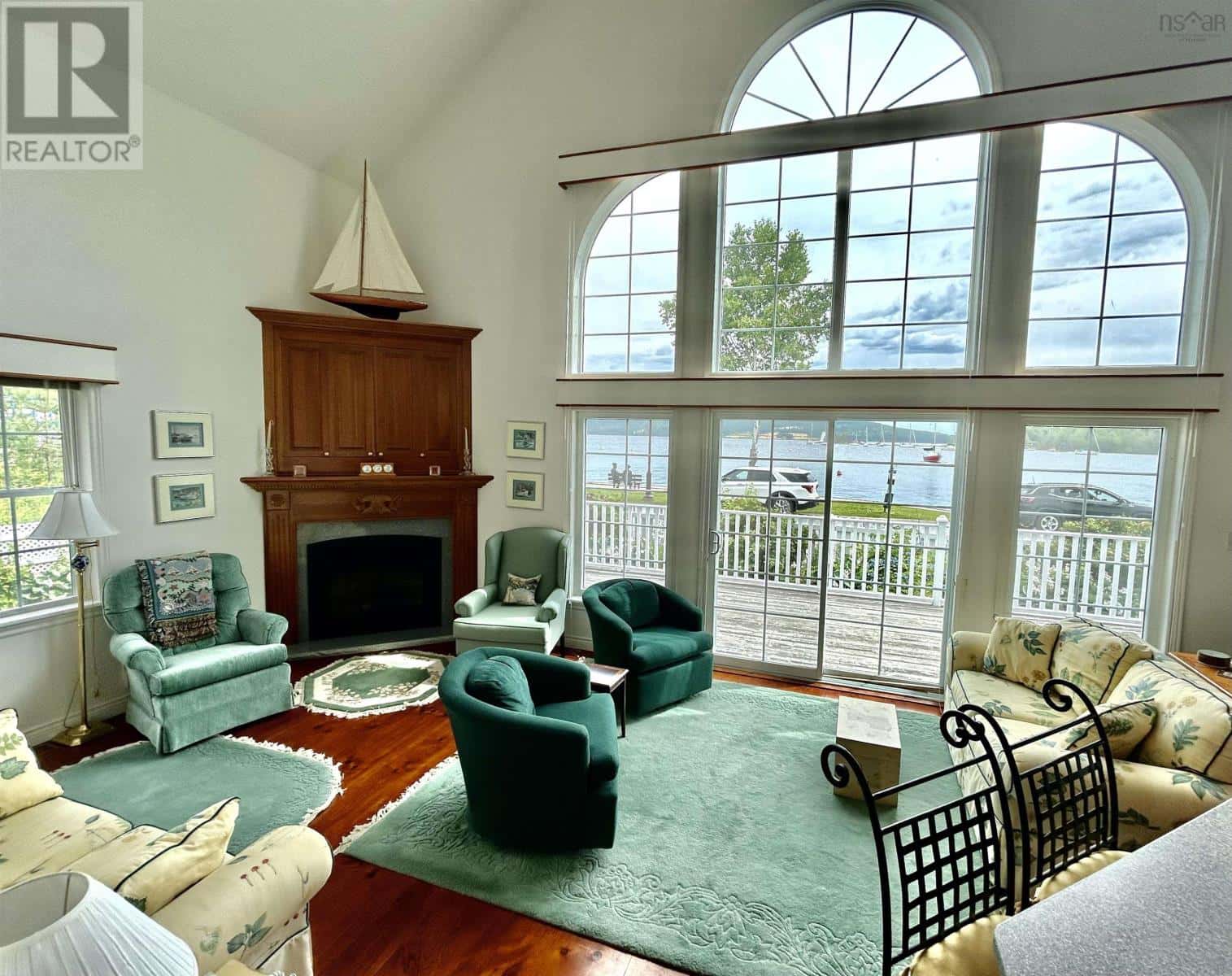 70 Water Street — Baddeck, Nova Scotia - Photo 3 of 46