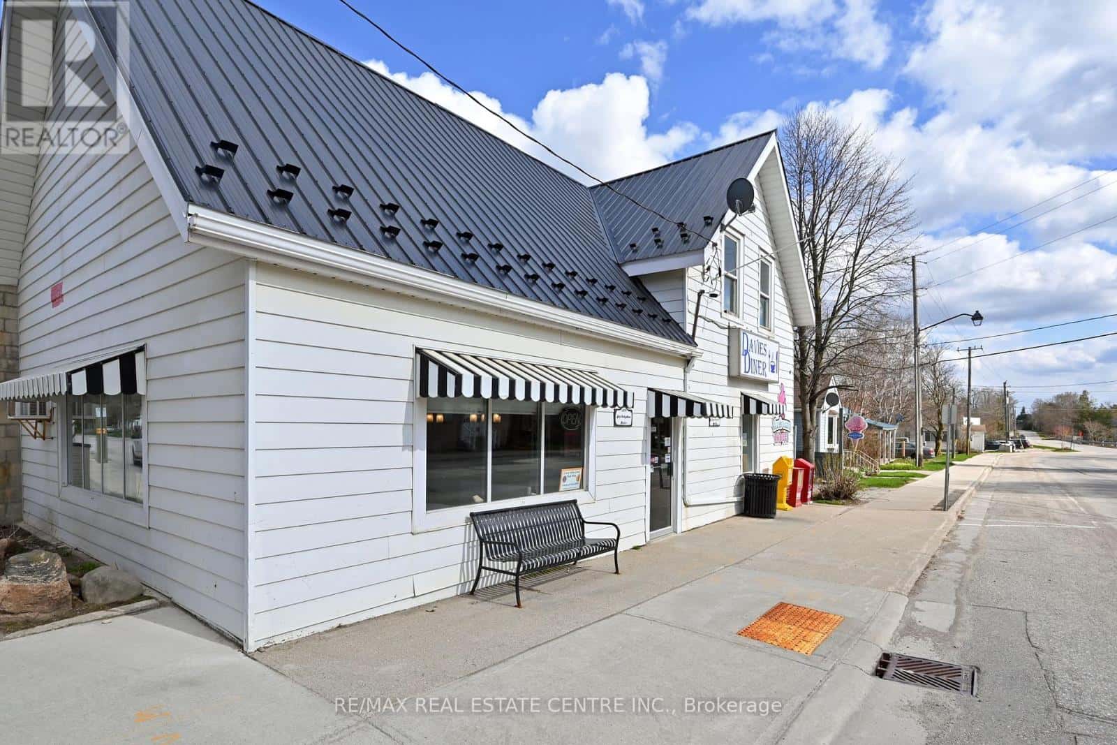 47 MAIN STREET — East Luther Grand Valley (Grand Valley), Ontario - Photo 3 of 21