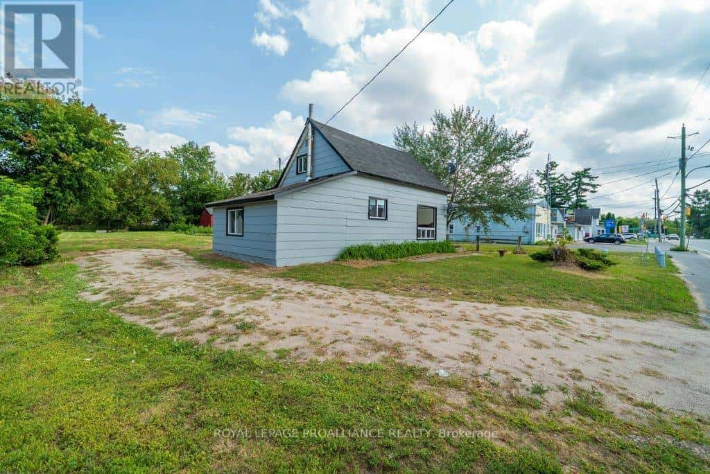 12275 HIGHWAY 41 — Addington Highlands (Addington Highlands), Ontario - Photo 3 of 47