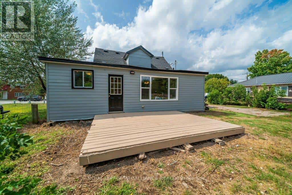 12275 HIGHWAY 41 — Addington Highlands (Addington Highlands), Ontario - Photo 5 of 47