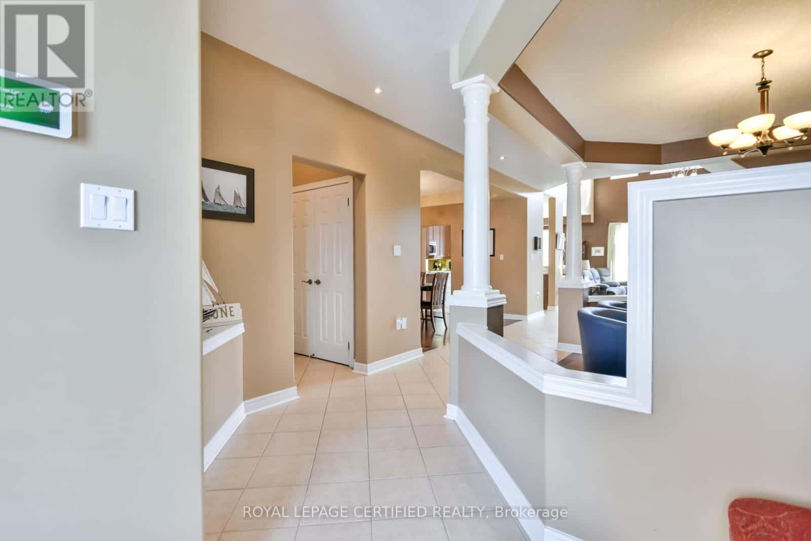 79 SOVEREIGN'S GATE — Barrie (Innis-Shore), Ontario - Photo 4 of 46