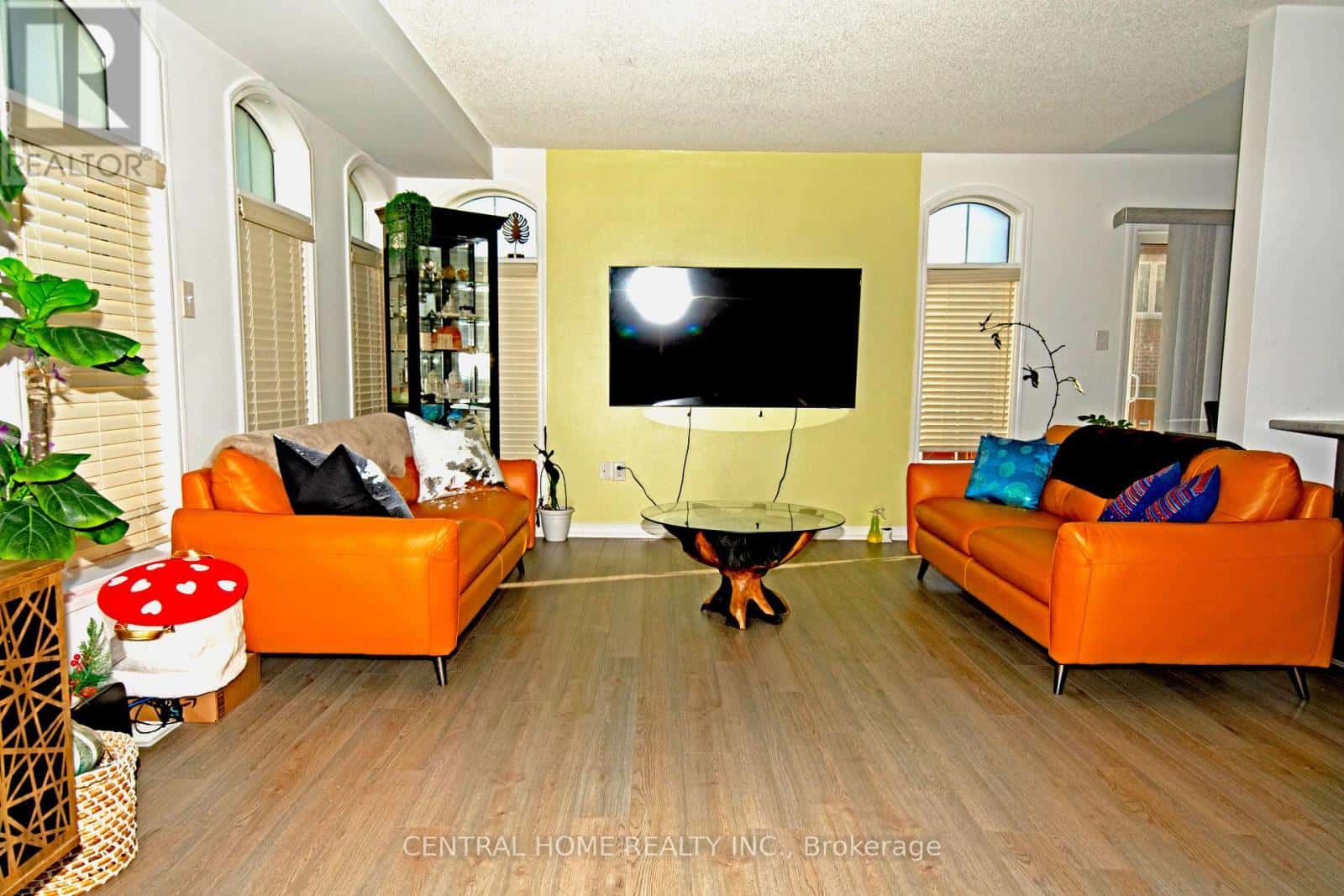 Ajax (Central East), Ontario — Ajax (Central East), Ontario - Photo 4 of 15