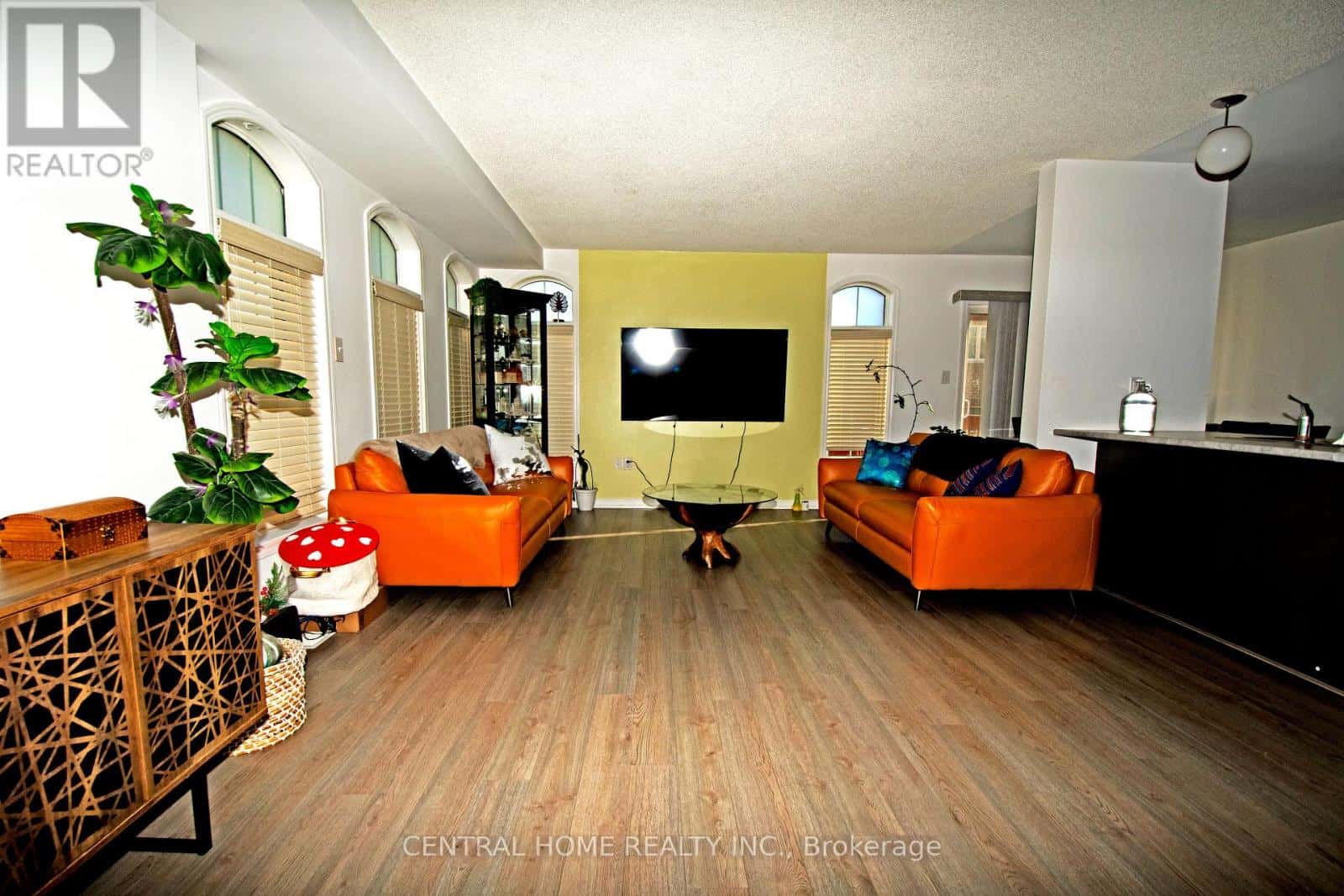 Ajax (Central East), Ontario — Ajax (Central East), Ontario - Photo 5 of 15