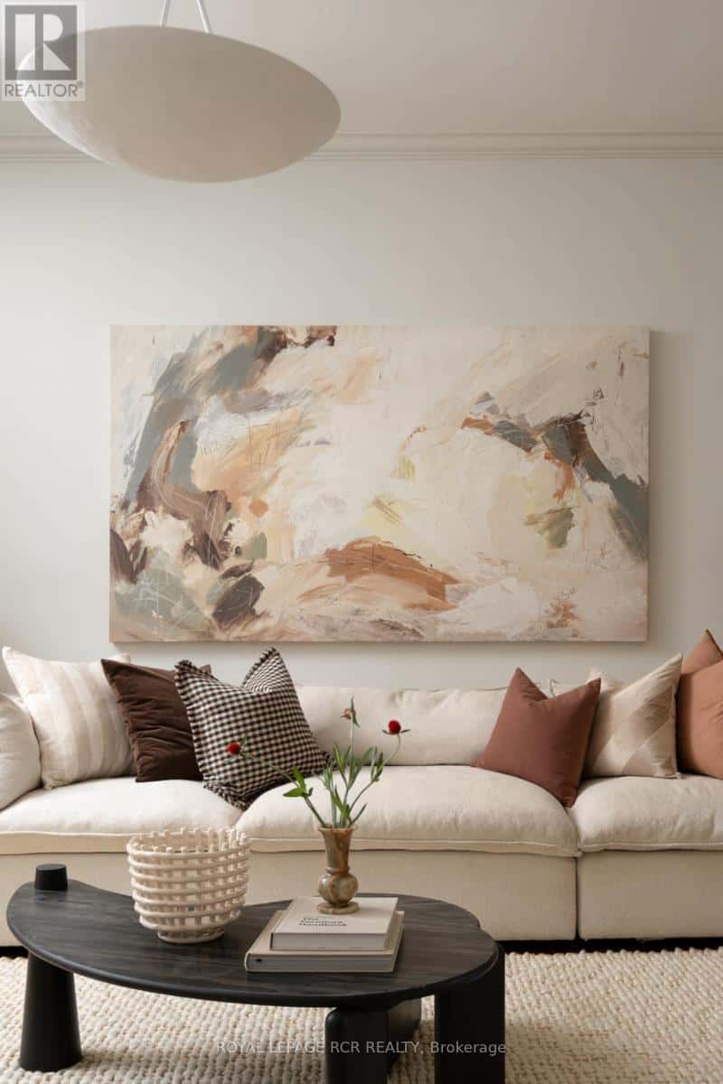 12 BYTHIA STREET — Orangeville, Ontario - Photo 5 of 50