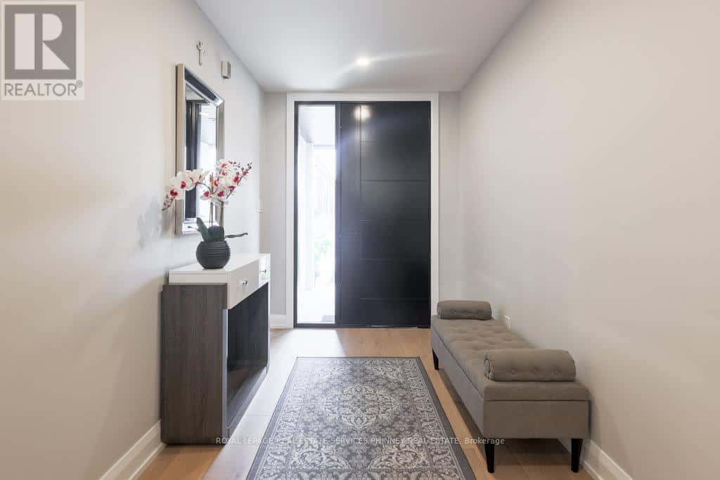 Toronto (New Toronto), Ontario — Toronto (New Toronto), Ontario - Photo 4 of 42