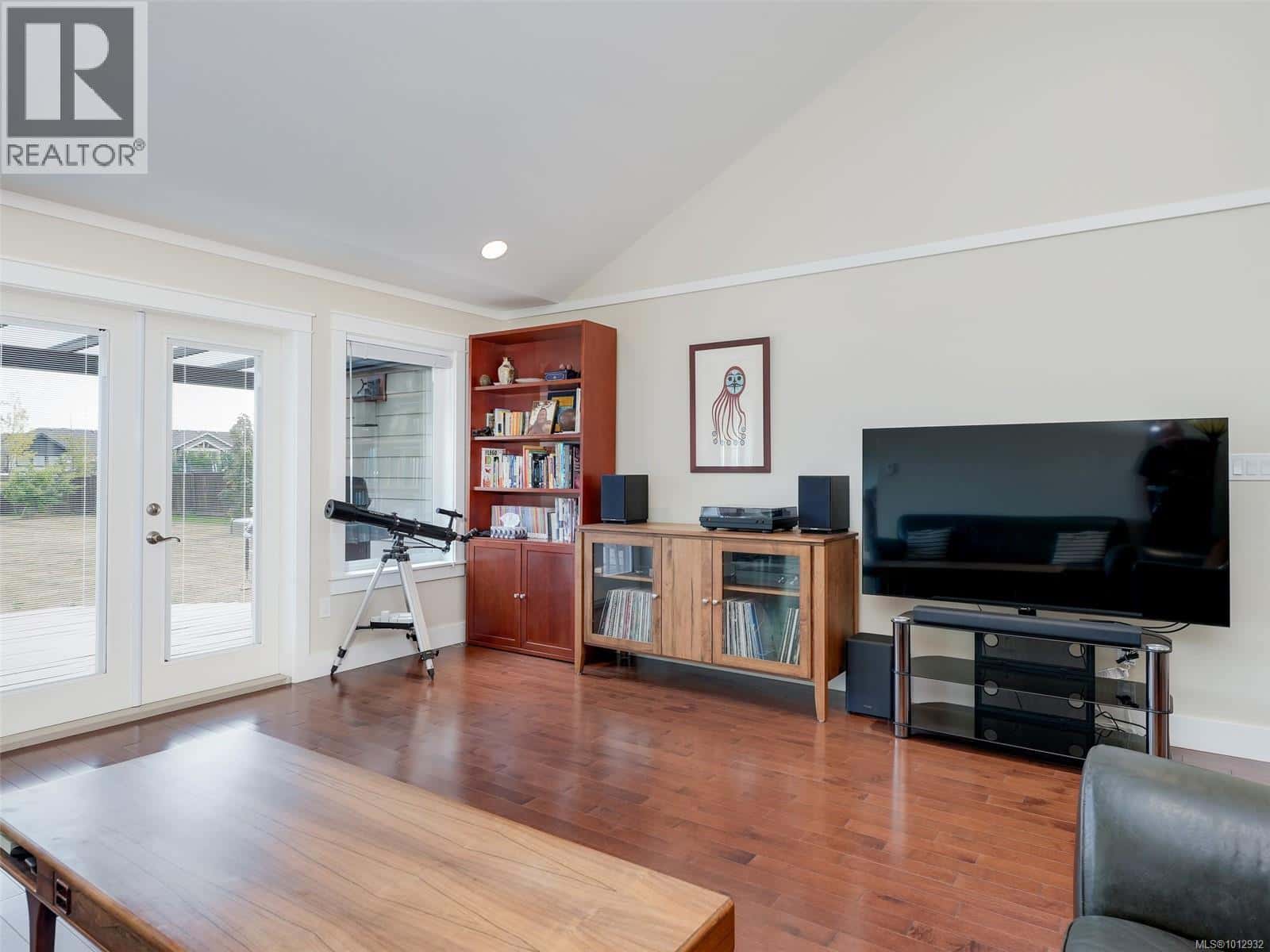 9173 Basswood Rd — North Saanich, British Columbia - Photo 4 of 37