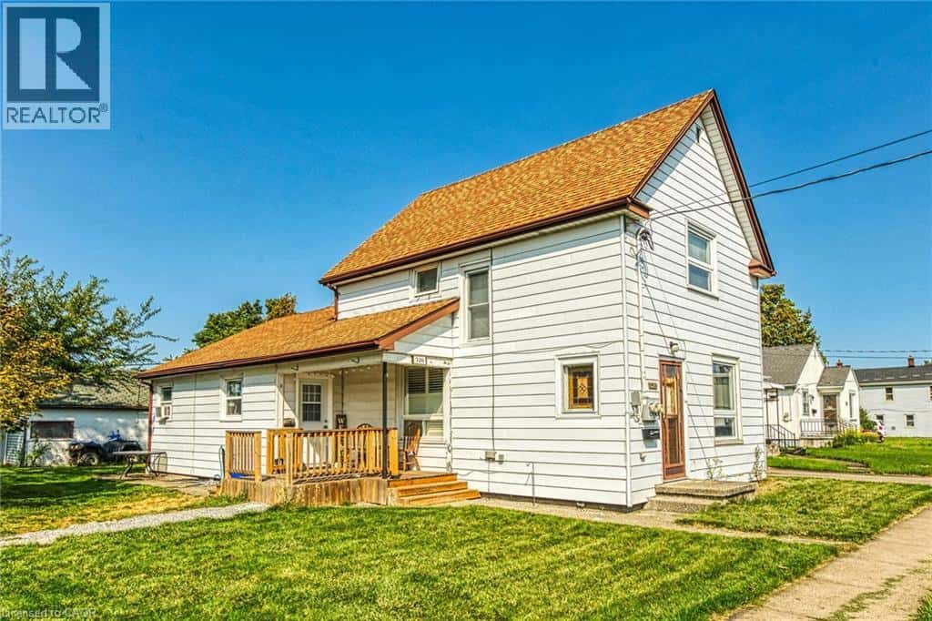 526 STEELE Street — Port Colborne, Ontario - Photo 2 of 45