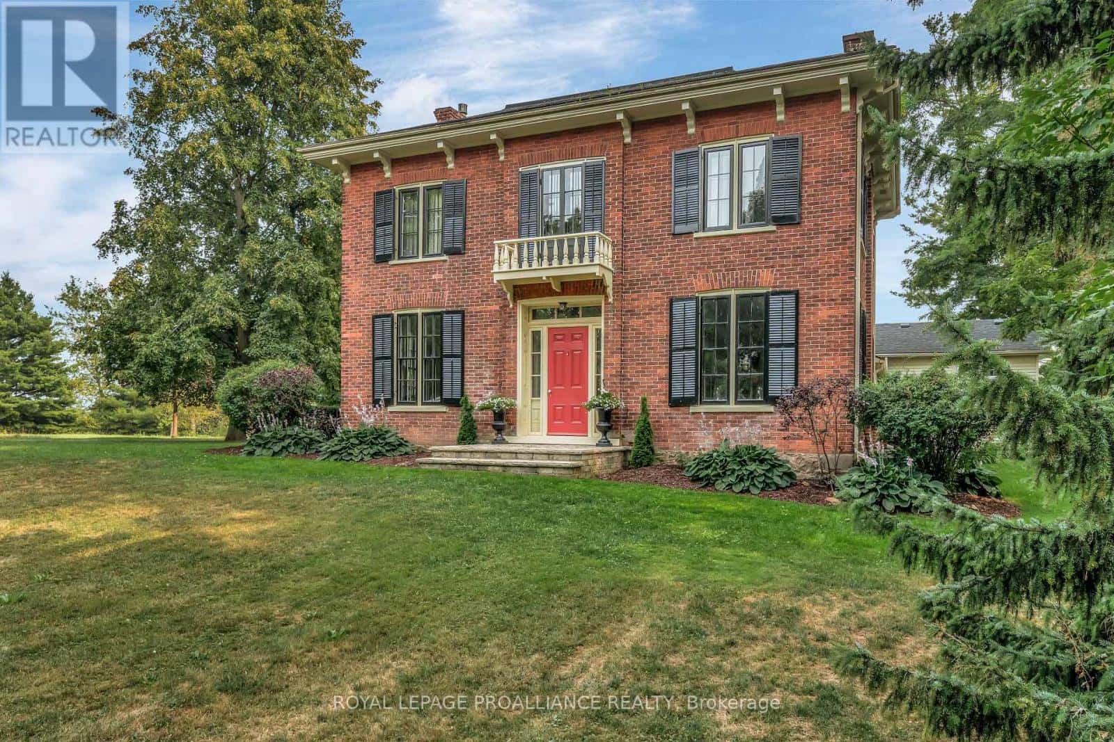 14065 LOYALIST PARKWAY — Prince Edward County (Hallowell Ward), Ontario - Photo 2 of 49