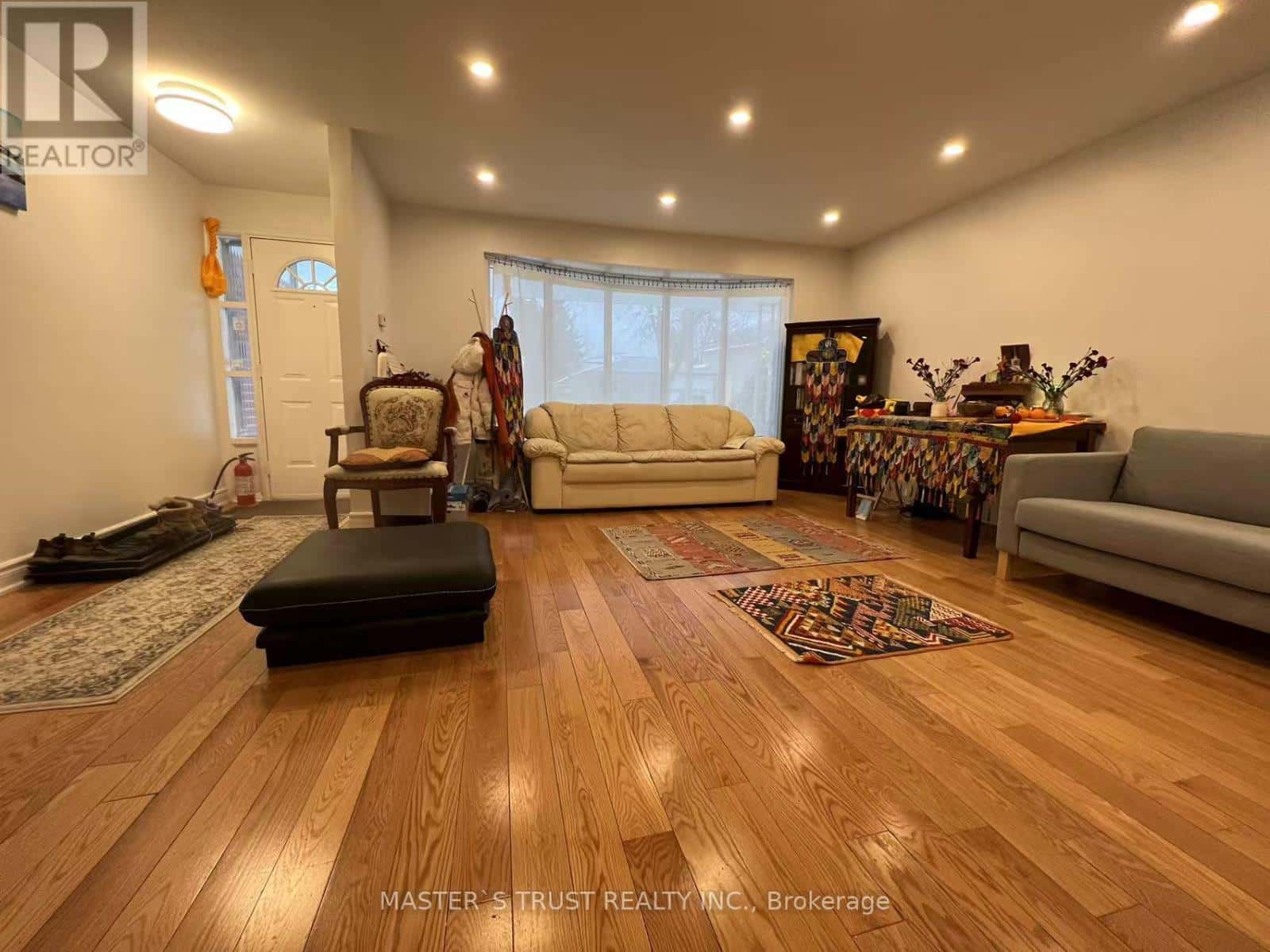 31 WYVERN ROAD — Toronto (Bayview Woods-Steeles), Ontario - Photo 2 of 36