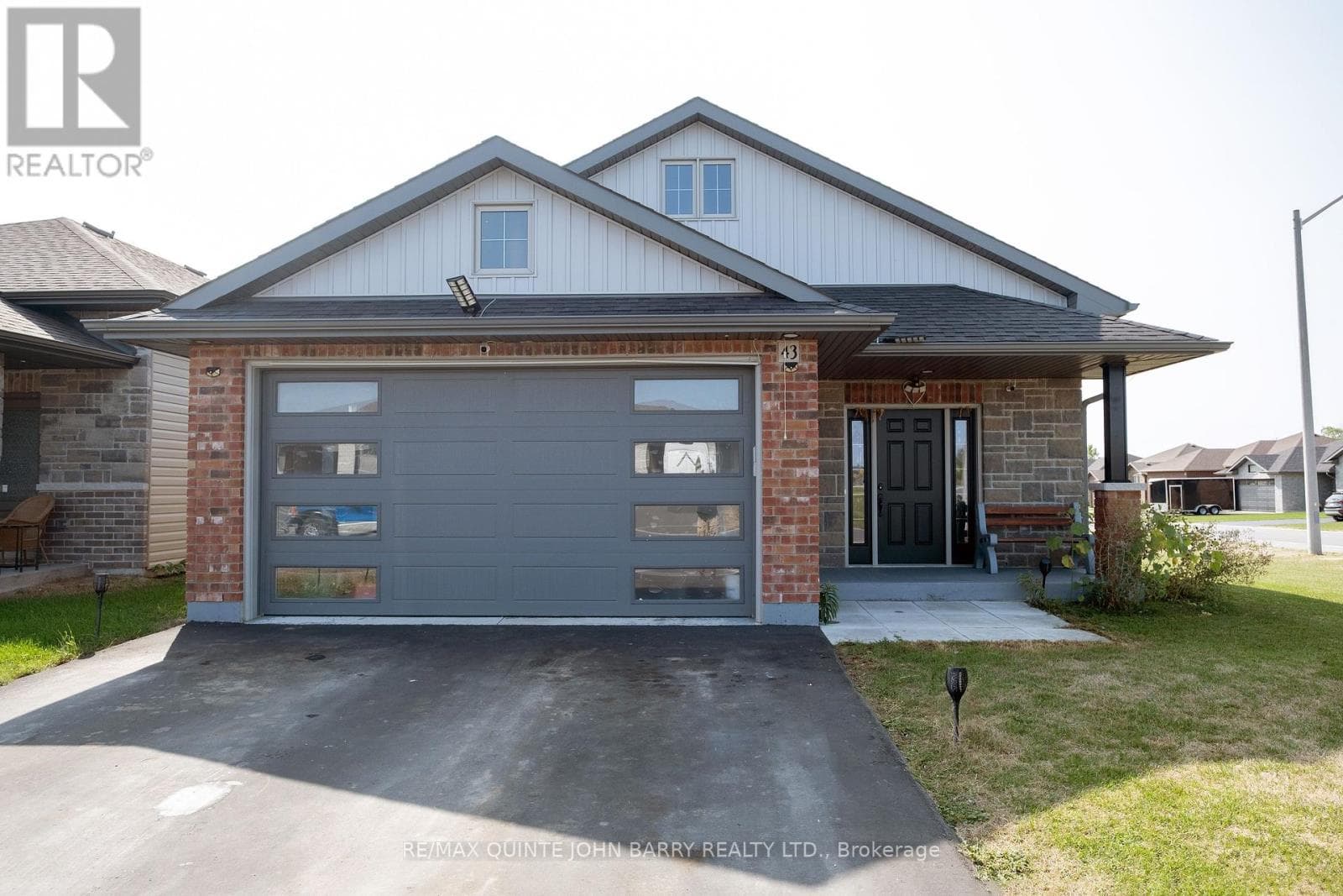 43 CEDAR PARK CRESCENT — Quinte West (Murray Ward), Ontario - Main photo