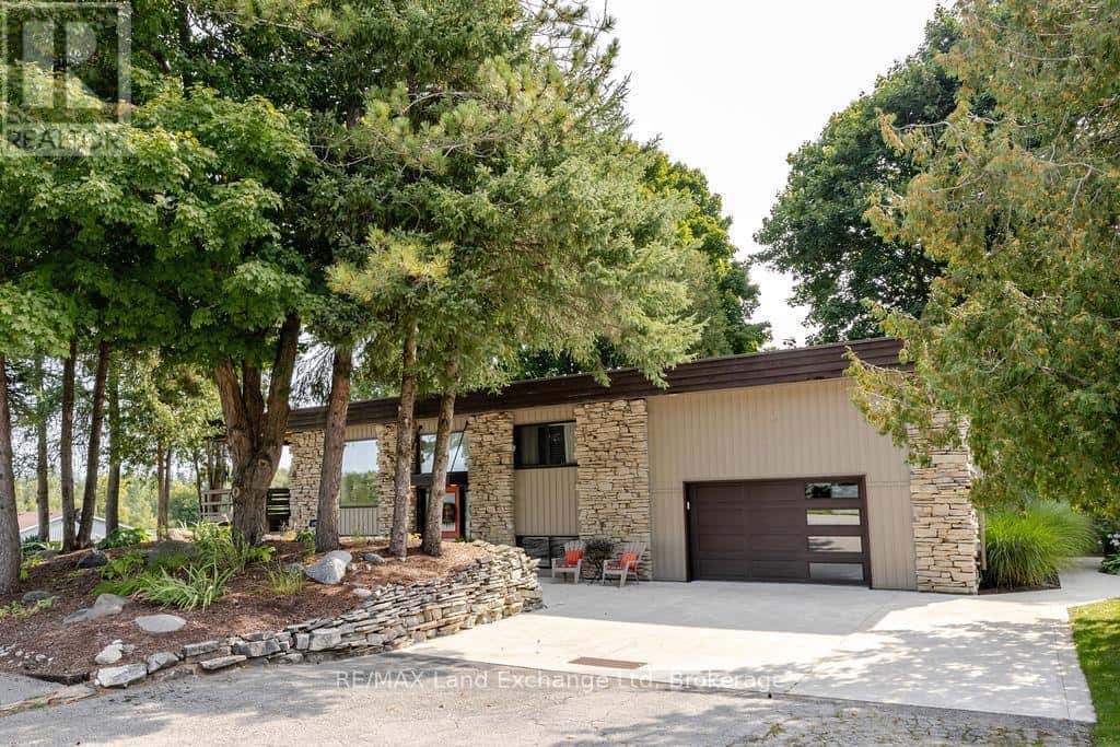 North Huron (Wingham), Ontario — North Huron (Wingham), Ontario - Photo 2 of 44