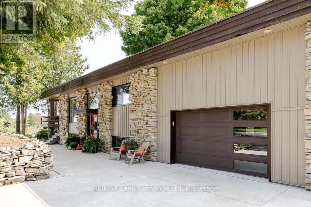 North Huron (Wingham), Ontario — North Huron (Wingham), Ontario - Photo 3 of 44