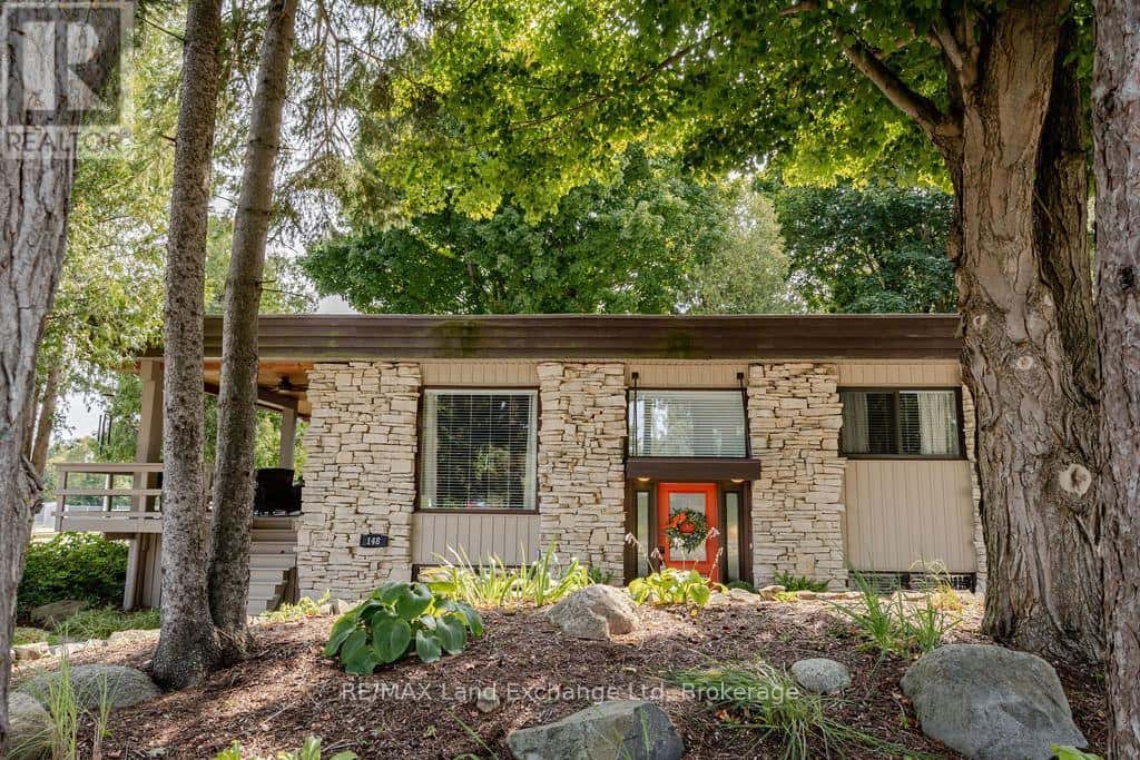 North Huron (Wingham), Ontario — North Huron (Wingham), Ontario - Photo 4 of 44