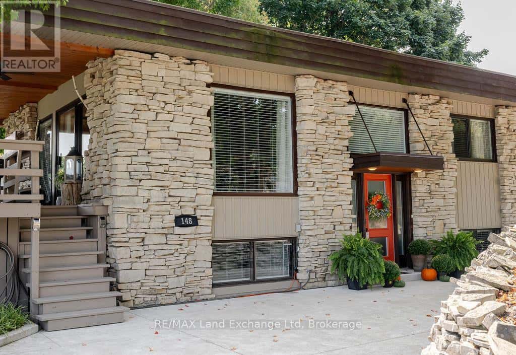 North Huron (Wingham), Ontario — North Huron (Wingham), Ontario - Photo 5 of 44