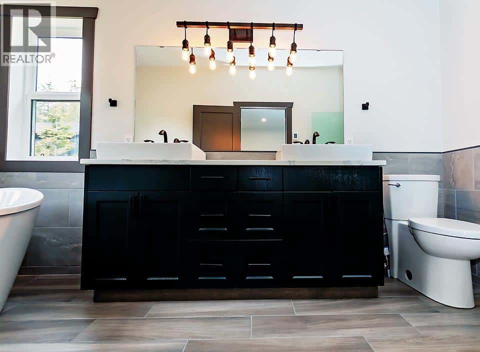 273 LOGANBERRY AVENUE — Kitimat, British Columbia - Photo 3 of 38